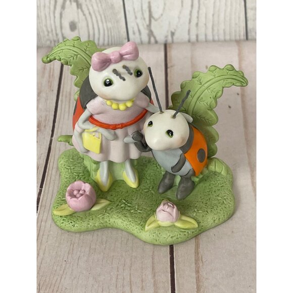Hallmark Vintage 1998 Ladybug Figurine Storybook Friends Lulu Ladybug Porcelain - Picture 1 of 7